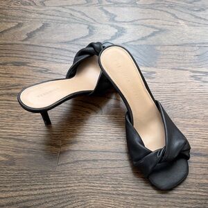 Veronica Beard Black Knotted Heels